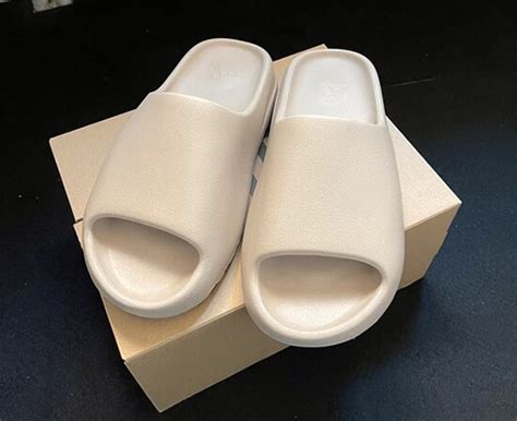 best fake yeezys slides.